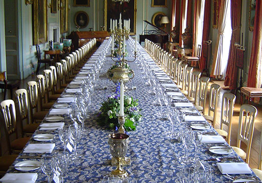 https://www.bramhampark.co.uk/wp-content/uploads/2019/02/longtable.jpg